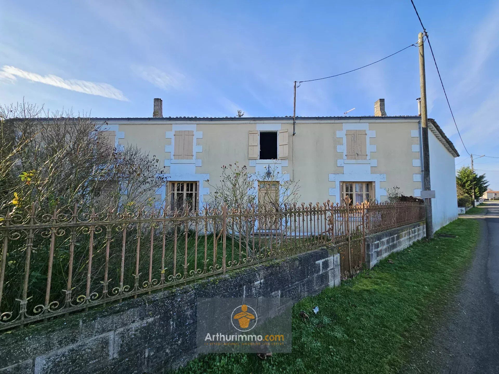 Maison 4 pièces 163 m² · à Saint-Hilaire-la-Palud · 163 m² · 149 000 €