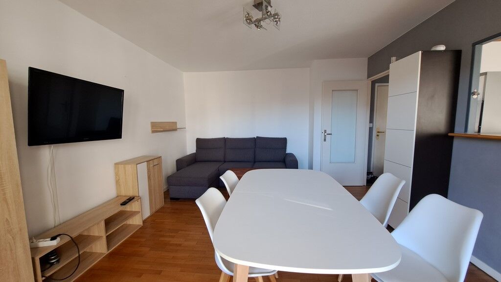 Location T2 50 m² à Lyon 3 1 110 ¤ CC /mois