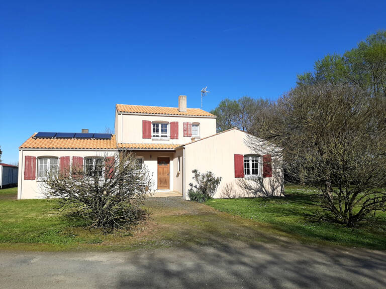 Maison villa 7 pièces 153 m2 avec terrain 3 124 m2   Proche — photo 1