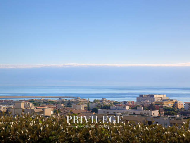 Saint-Laurent-du-Var   Les Plateaux Fleuris : Appartement 4 — photo du bien