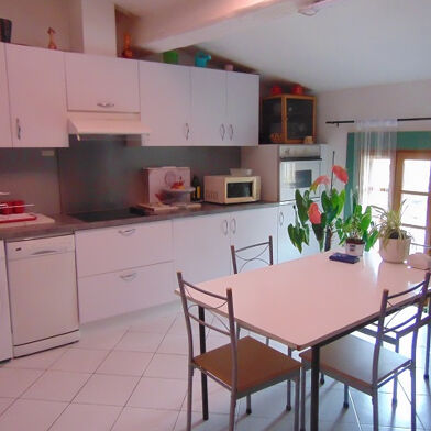 Appartement 3 pièces 145600 €