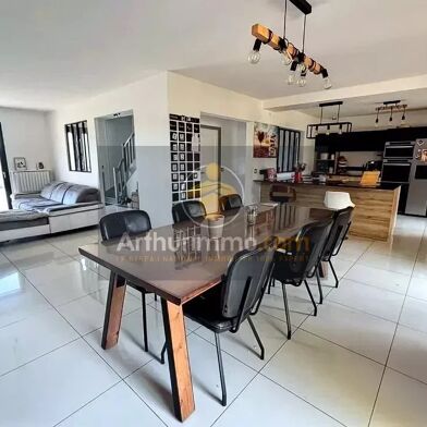 Maison 8 pièces 389000 €