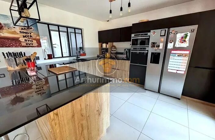 Maison 5 Chambres + bureau / sous-sol total — photo 2