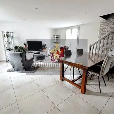 Maison 7 pièces 299000 €