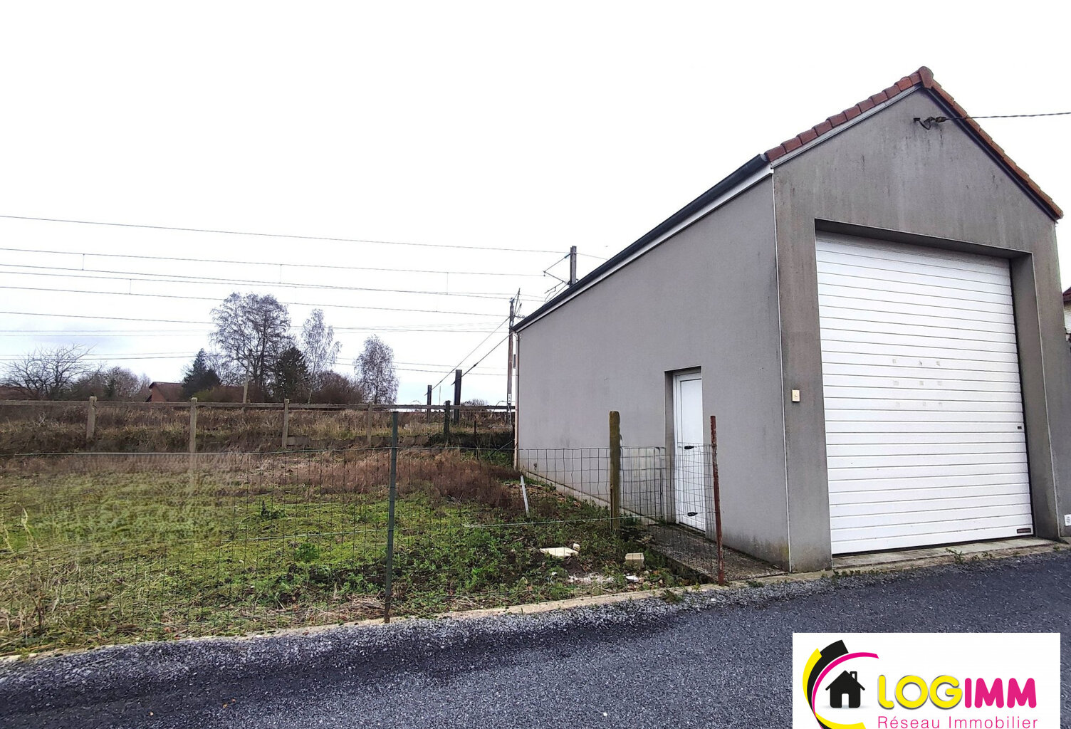 Garage/entrpôt et Terrain constructible — photo 1