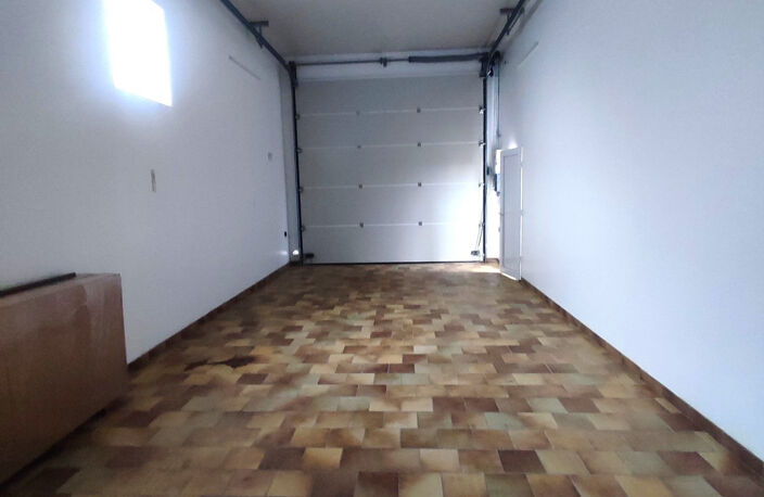 Garage/entrpôt et Terrain constructible — photo 5
