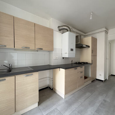 Appartement 3 pièces 890 €