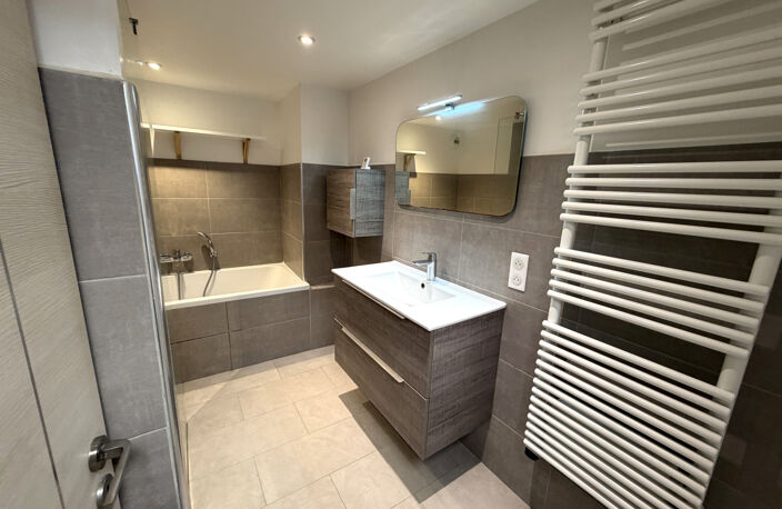 Appartement familial d'exception avec terrasse et caves — photo 4