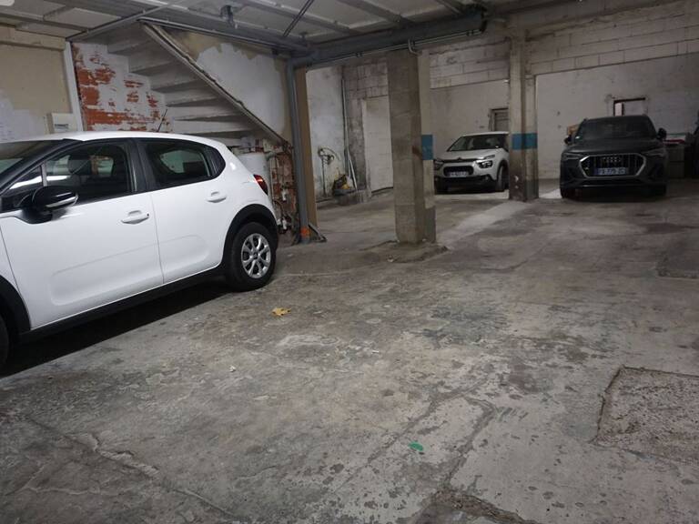 Garage - 123m ² — photo 1