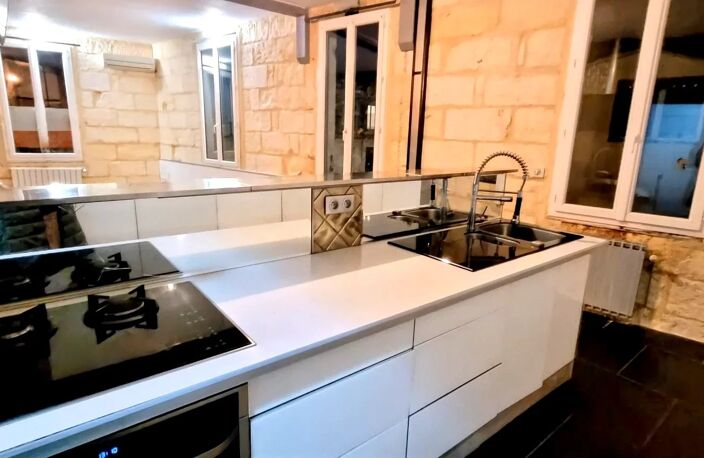 33500 LIBOURNE CENTRE - MAISON DE VILLE EN PIERRES - 117m² - 4 CHAMBRES — photo 2