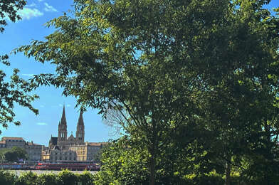 Appartement 5 pièces 393750 €