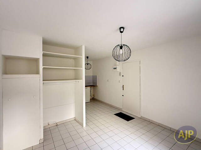 Studio SAINTES — photo du bien