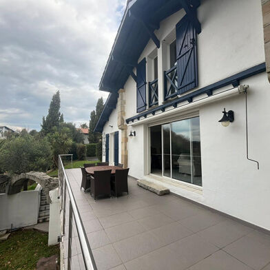Maison 6 pièces 990000 €