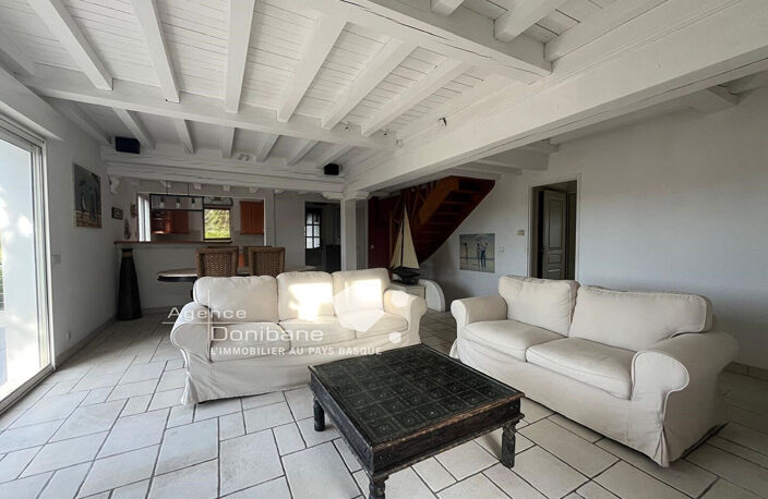 BASSUSSARRY, Maison 4 chambres, avec vue sur la Rhune et sur le golf  de Bassussarry. — photo 3