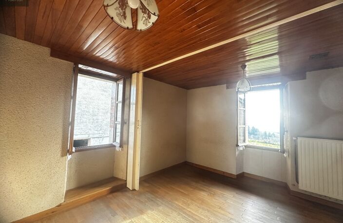 Isolé avec vue dégagée,Petit corps de ferme composé d'une maison, une grange avec appenti et annexes — photo 3