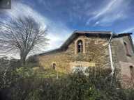 Isolé avec vue dégagée,Petit corps de ferme composé d'une maison, une grange avec appenti et annexes — photo 4