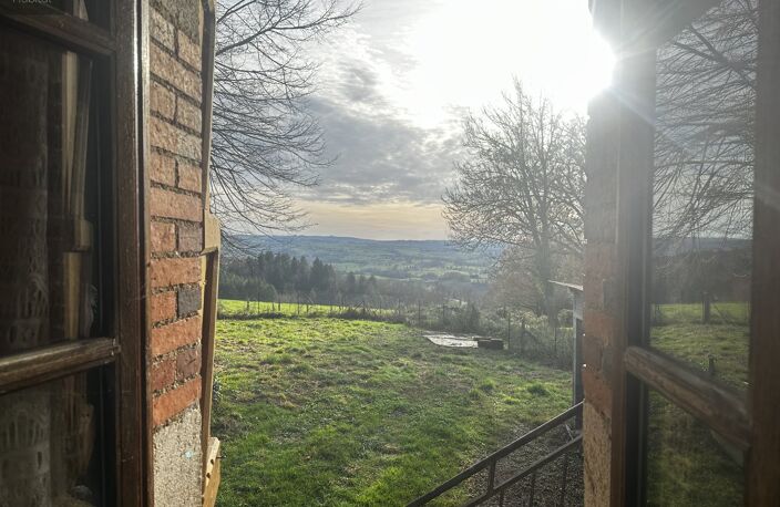 Isolé avec vue dégagée,Petit corps de ferme composé d'une maison, une grange avec appenti et annexes — photo 5