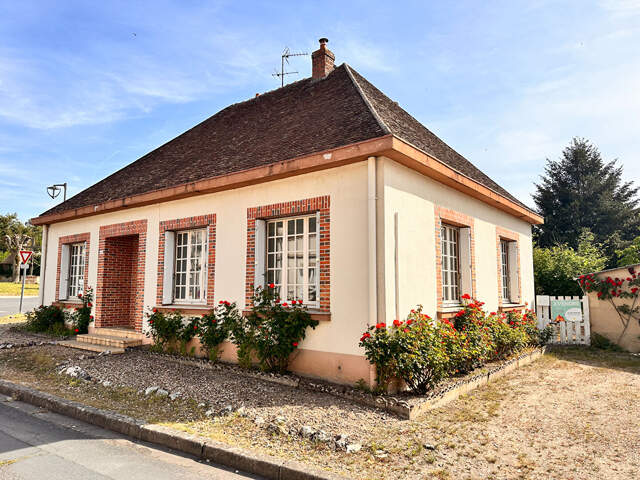 Maison de plain-pied 126 m²  4 chambres  Centre bourg  Terrain 758 m² — photo du bien