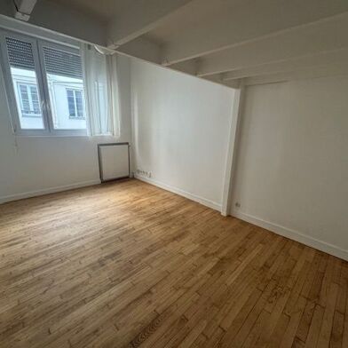 Appartement 1 pièces 890 €