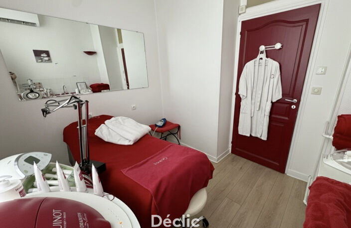 FONDS DE COMMERCE INSTITUT DE BEAUTÉ / SALON ESTHÉTIQUE À VENDRE  EMPLACEMENT N°1 À TOURS — photo 5