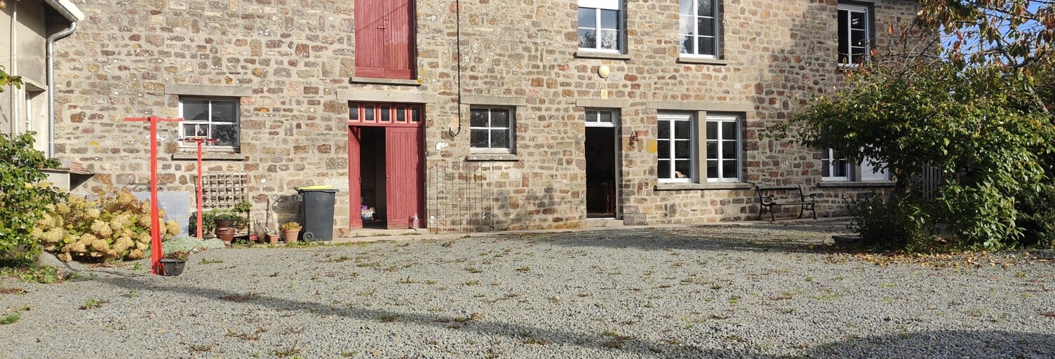 Maison 9 Pièces 122 m² à vendre à Beaucoudray (50420)