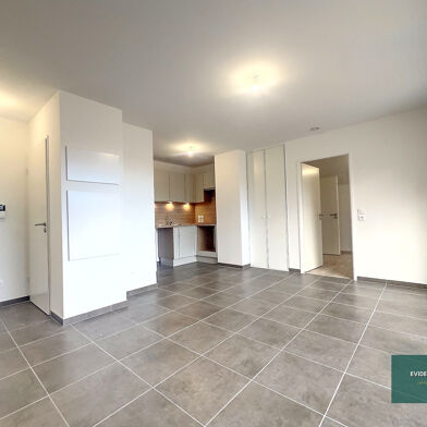 Appartement 2 pièces 710 €