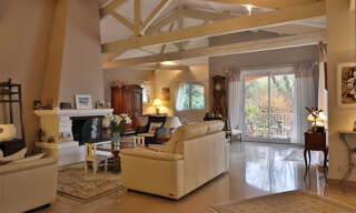 Maison 10 Pièces 300 m² à vendre à Charbonnières-les-Bains (69260)