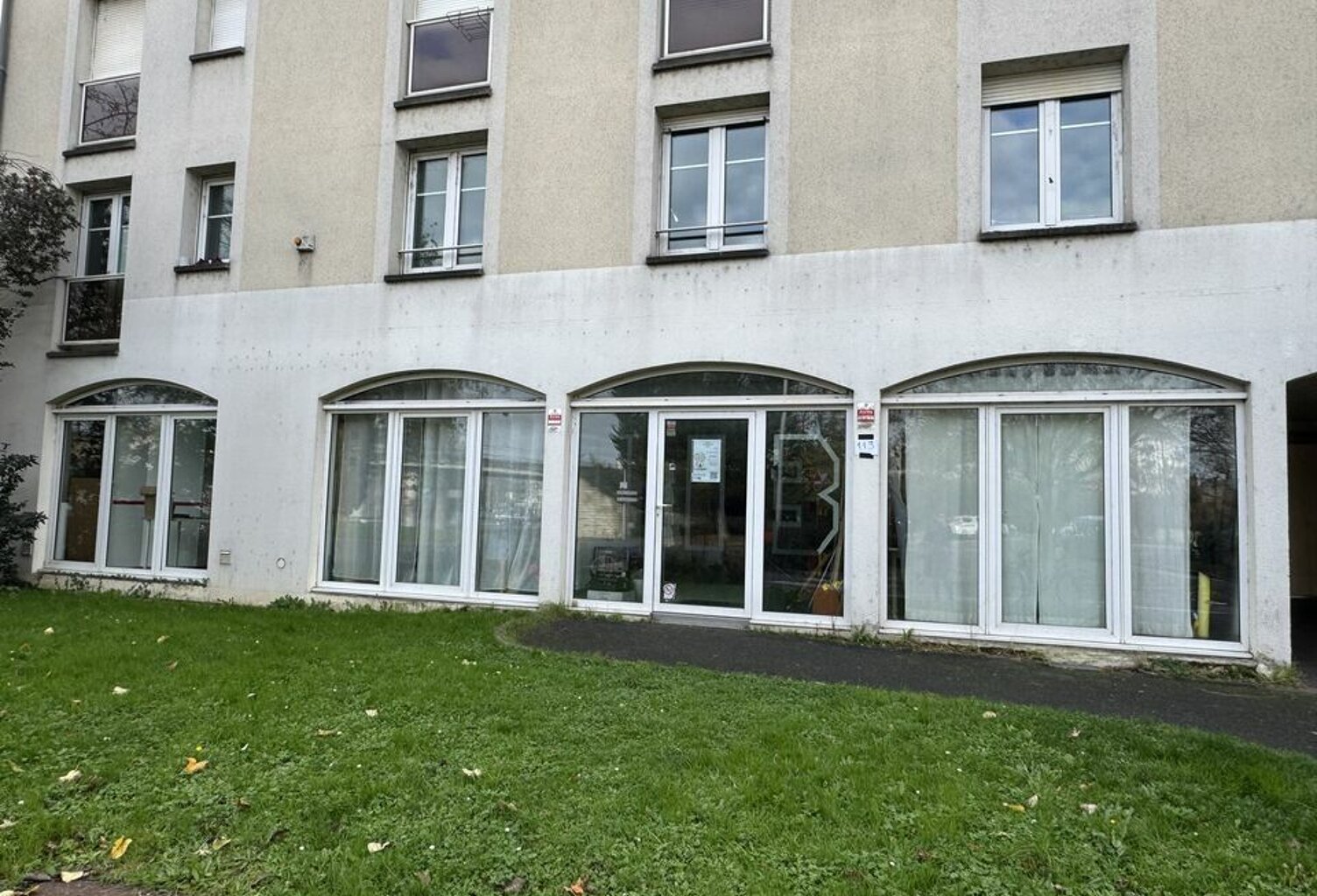 à LOUER — photo 1
