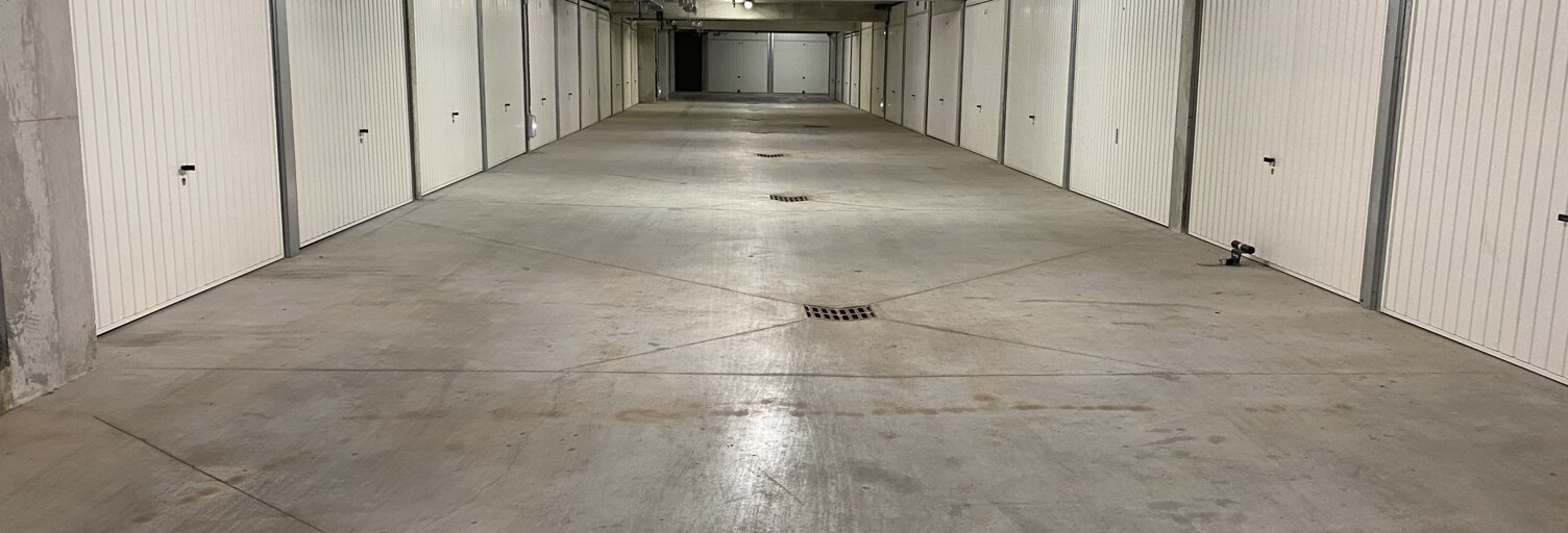 Garage  13 m² à vendre à Saint-Cyr-sur-Mer (83270)