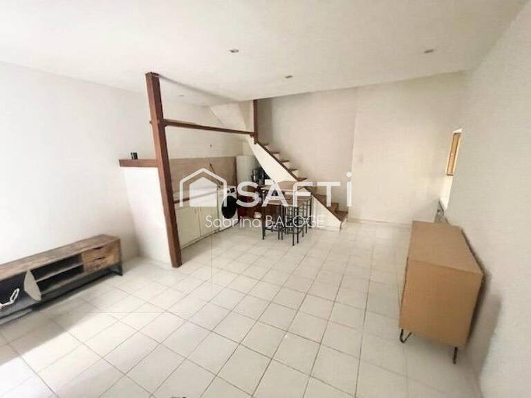 Maison à rénover plus grand espace de stockage — photo 1