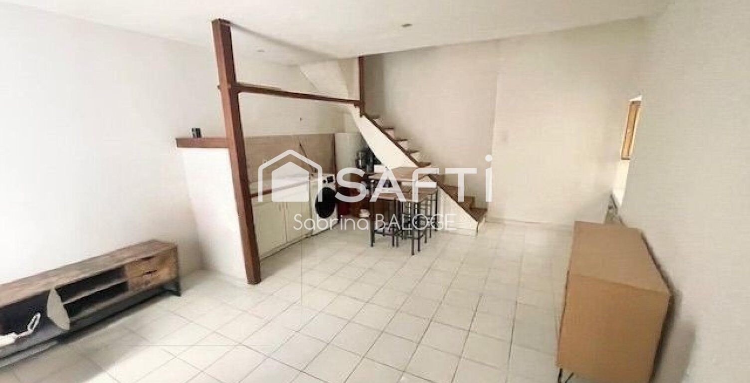 Maison à rénover plus grand espace de stockage — photo 1