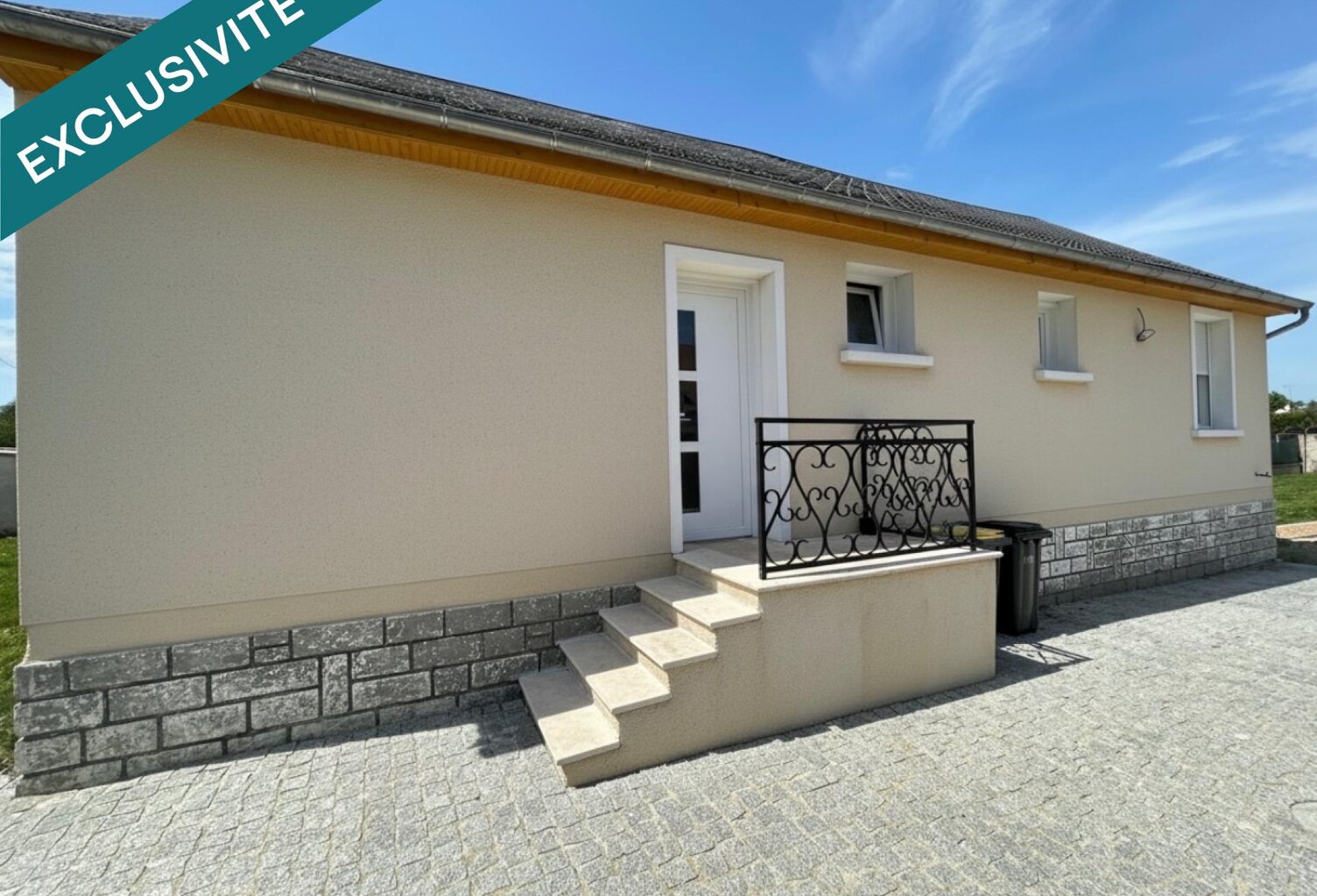 Propriété composée de deux logements rénové et entièrement meublées  755 m² de terrain clôturé — photo 1