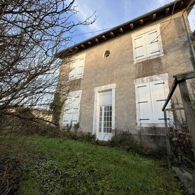 Immeuble  145800 €