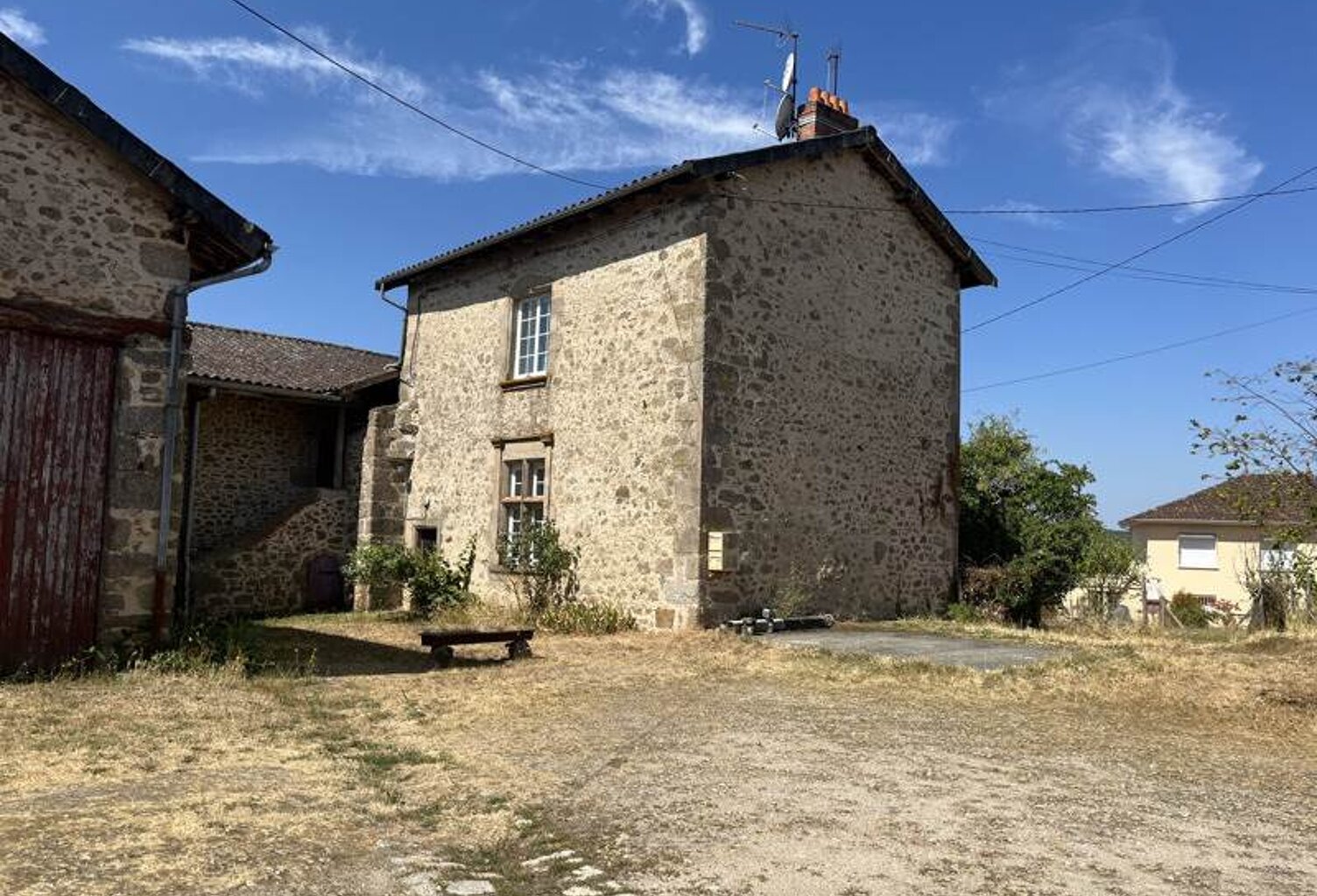 Vente immeuble   Saint-Junien (87200) — photo 1
