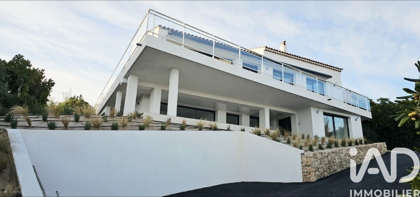 Roquebrune-Sur-Argens - 112m² - 6p.