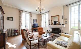 Maison 10 Pièces 357 m² à vendre à Vœuil-et-Giget (16400)