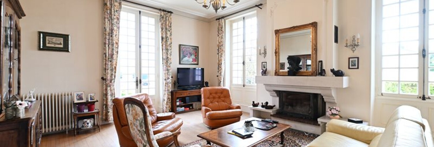 Maison 10 Pièces 357 m² à vendre à Vœuil-et-Giget (16400)