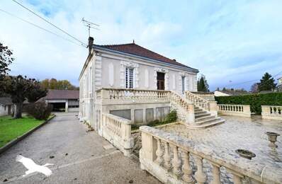 Maison en pierre de 10 pièces principales — photo du bien