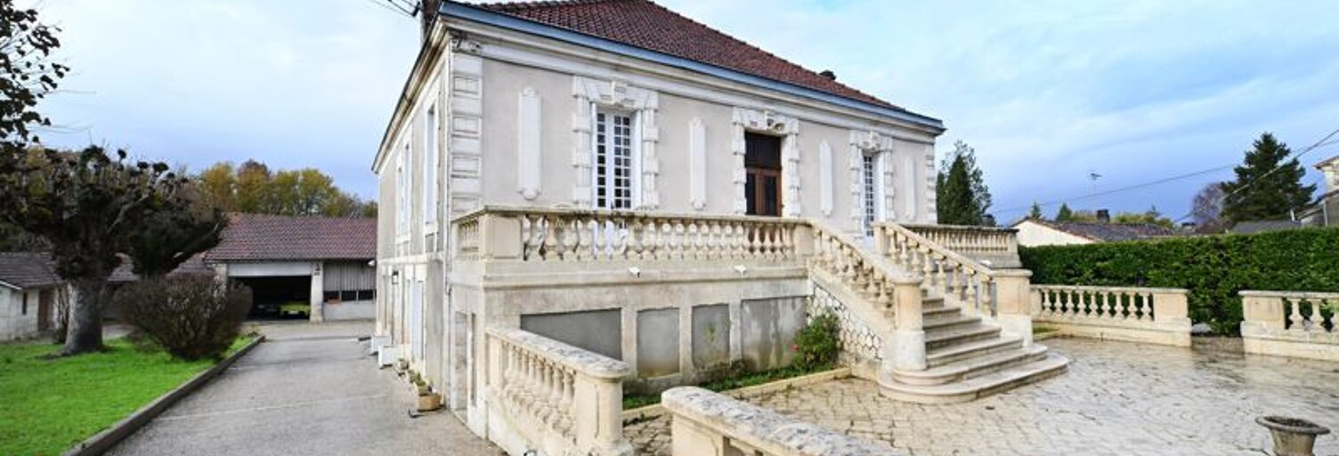 Maison 10 Pièces 357 m² à vendre à Vœuil-et-Giget (16400)