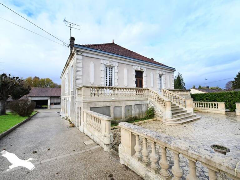 Maison en pierre de 10 pièces principales — photo 1