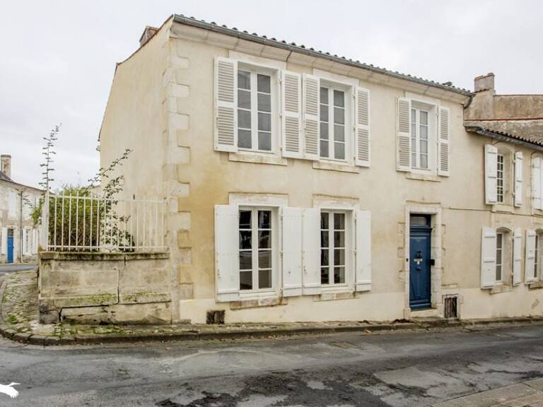 Maison de bourg de 7 pièces principales — photo 1