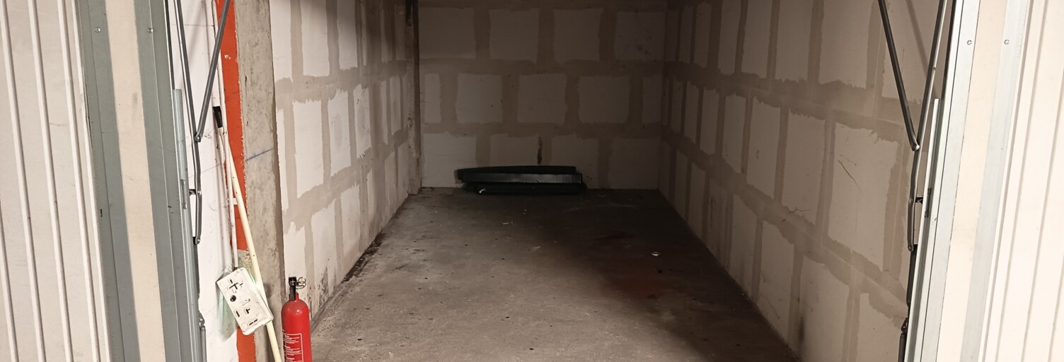 Garage  12 m² à vendre à Montreuil (93100)