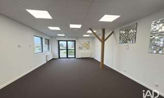 Commerce  172 m² à louer à Theix-Noyalo (56450)