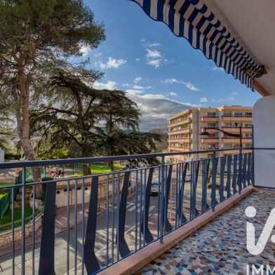 Appartement 3 pièces 180500 €