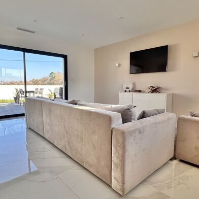 Maison 4 pièces 384000 €