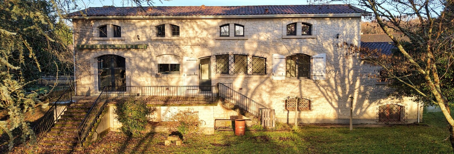 Maison 7 Pièces 220 m² à vendre à La Rochefoucauld-en-Angoumois (16110)