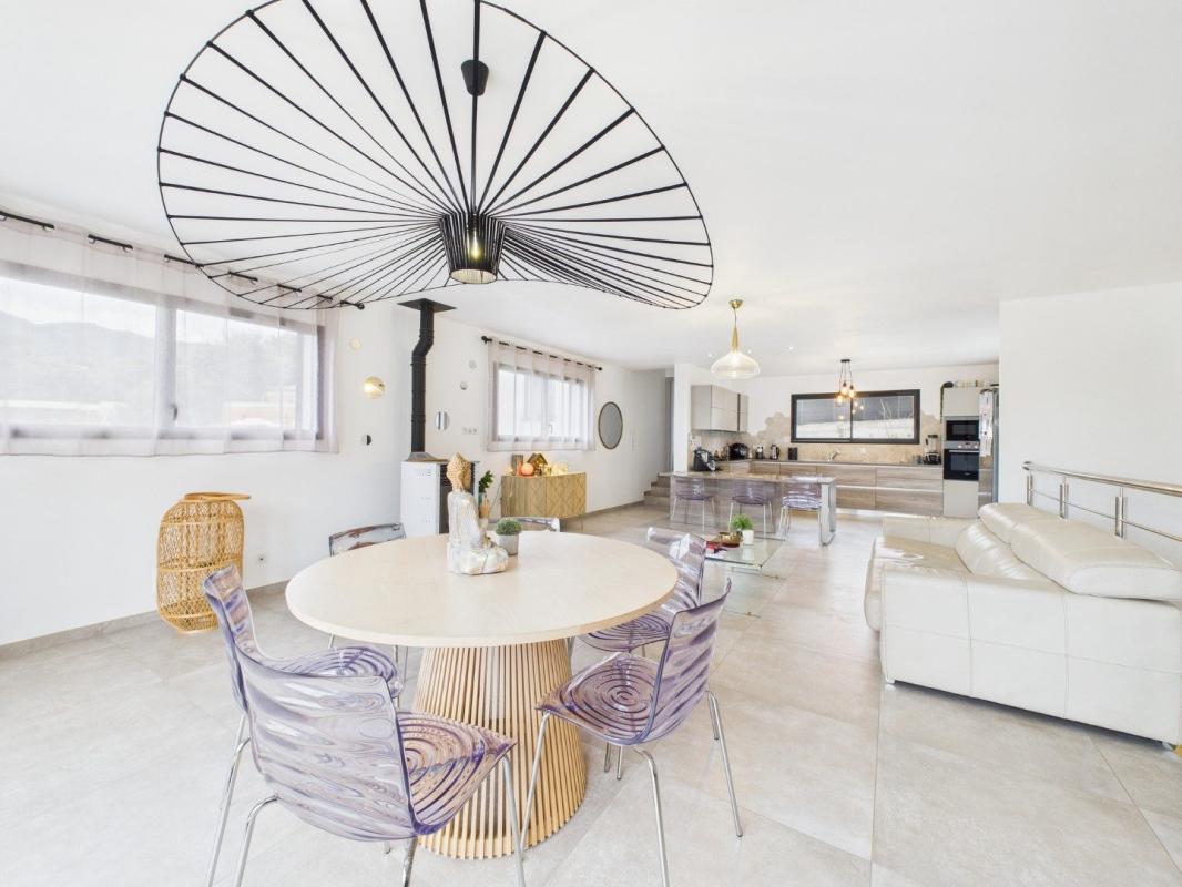 Villa / Maison  T5 à vendre Afa 20167