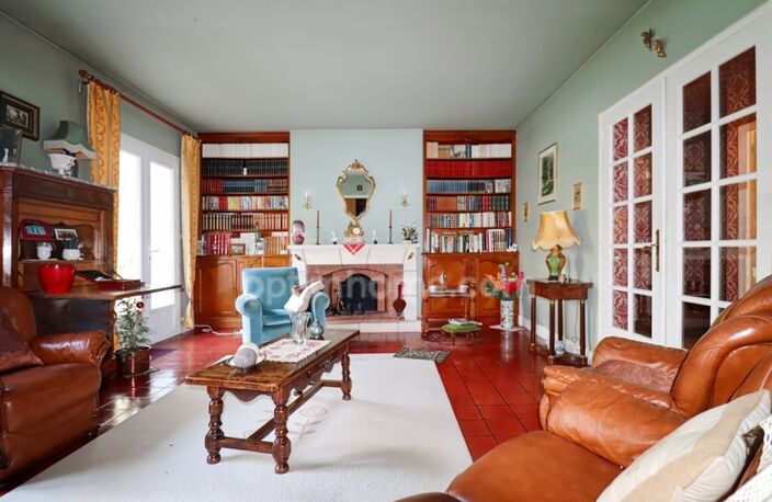 Maison Familiale Plain Pieds élevée sur sous-sol de 230 m² - 10 pièces -5 Chambres - Terrain 4000 m² environ 87190 MAGNAC LAVAL — photo 5