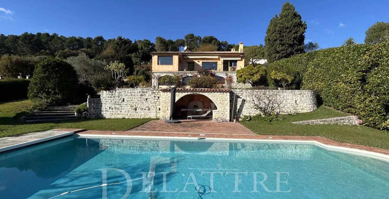 LA COLLE SUR LOUP — photo 1