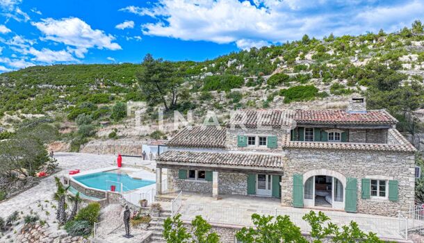 Villa / Maison 9 pièces  à louer Aix-en-Provence 13100